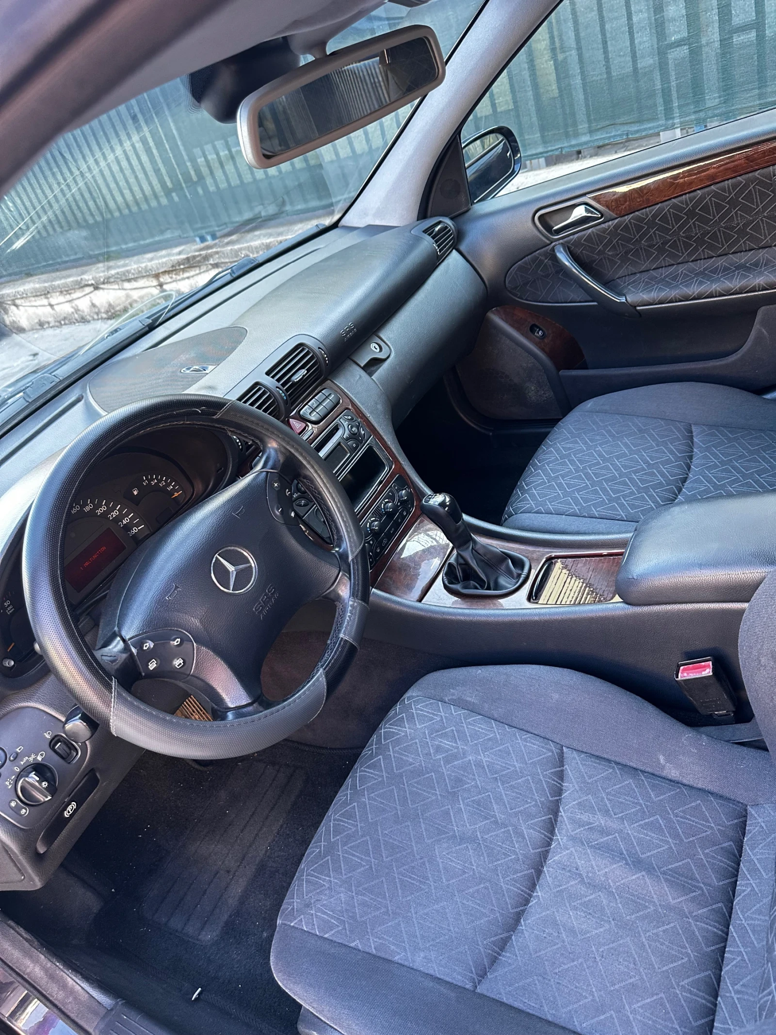 Mercedes-Benz C 220 2.2 CDI, снимка 7 - Автомобили и джипове - 54486282