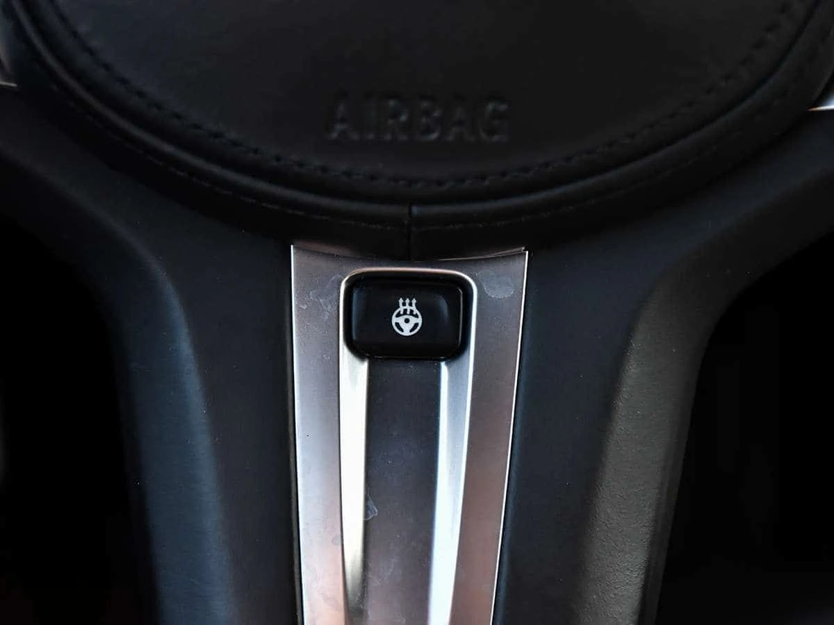 BMW 240 M240i xDrive HEA II Edition  CARFAX, снимка 15 - Автомобили и джипове - 54635524