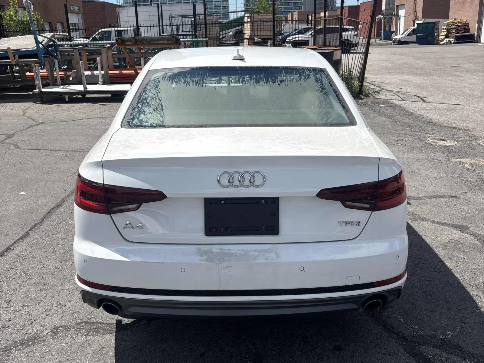 Audi A4 Progressiv * Keyless * CARFAX * АВТО КРЕДИТ * , снимка 5 - Автомобили и джипове - 54904777