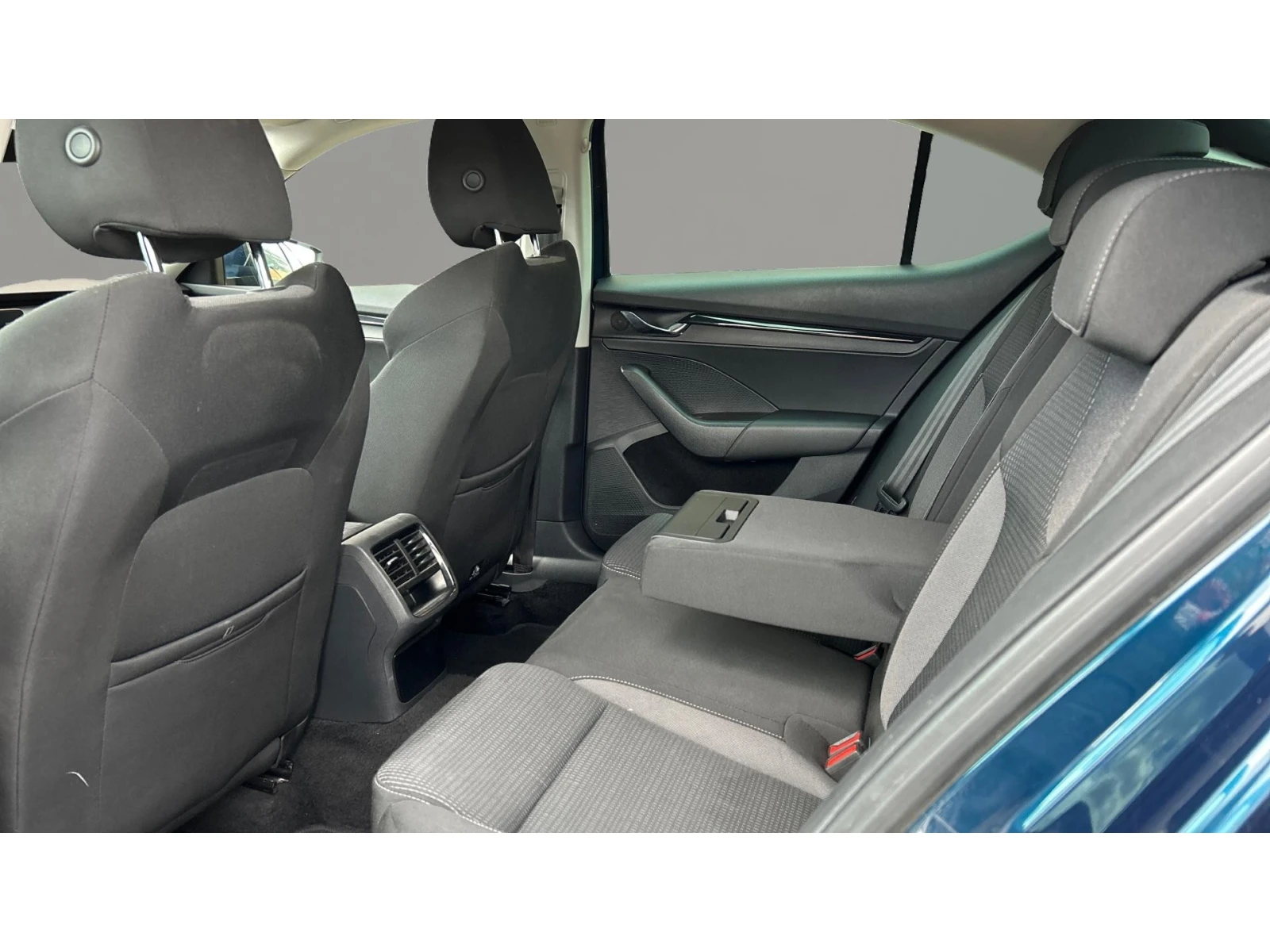 Skoda Octavia 1.5 TSi M/T, Месечна вноска от 199  , снимка 11 - Автомобили и джипове - 55000764