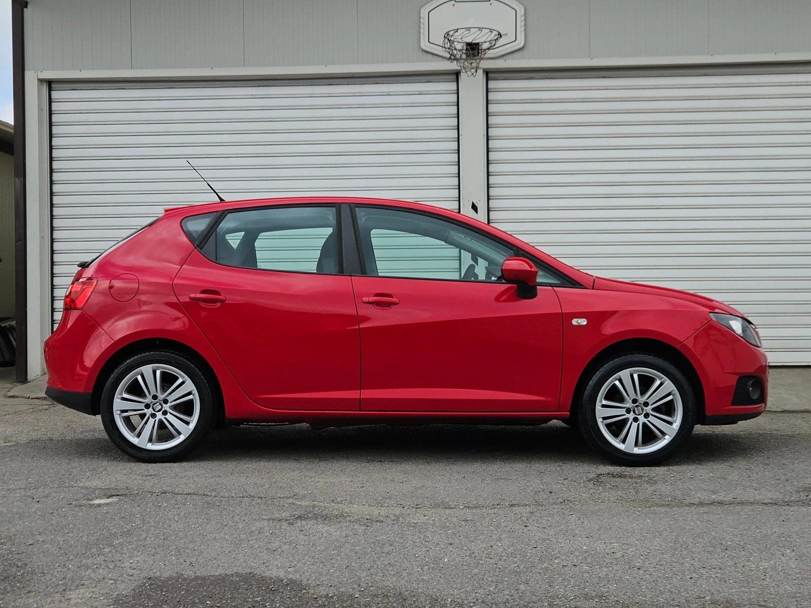 Seat Ibiza 1.4I/GPL/85k.c/КЛИМАТРОНИК/БЛУТУТ/EURO 4/ТОП, снимка 2 - Автомобили и джипове - 55023026