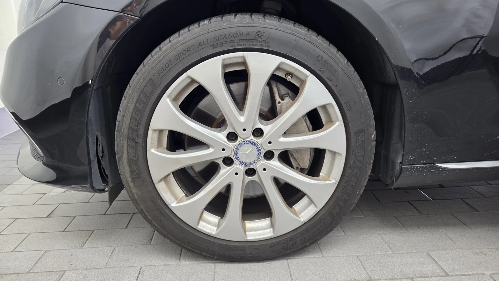 Mercedes-Benz E 300, снимка 5 - Автомобили и джипове - 55416977