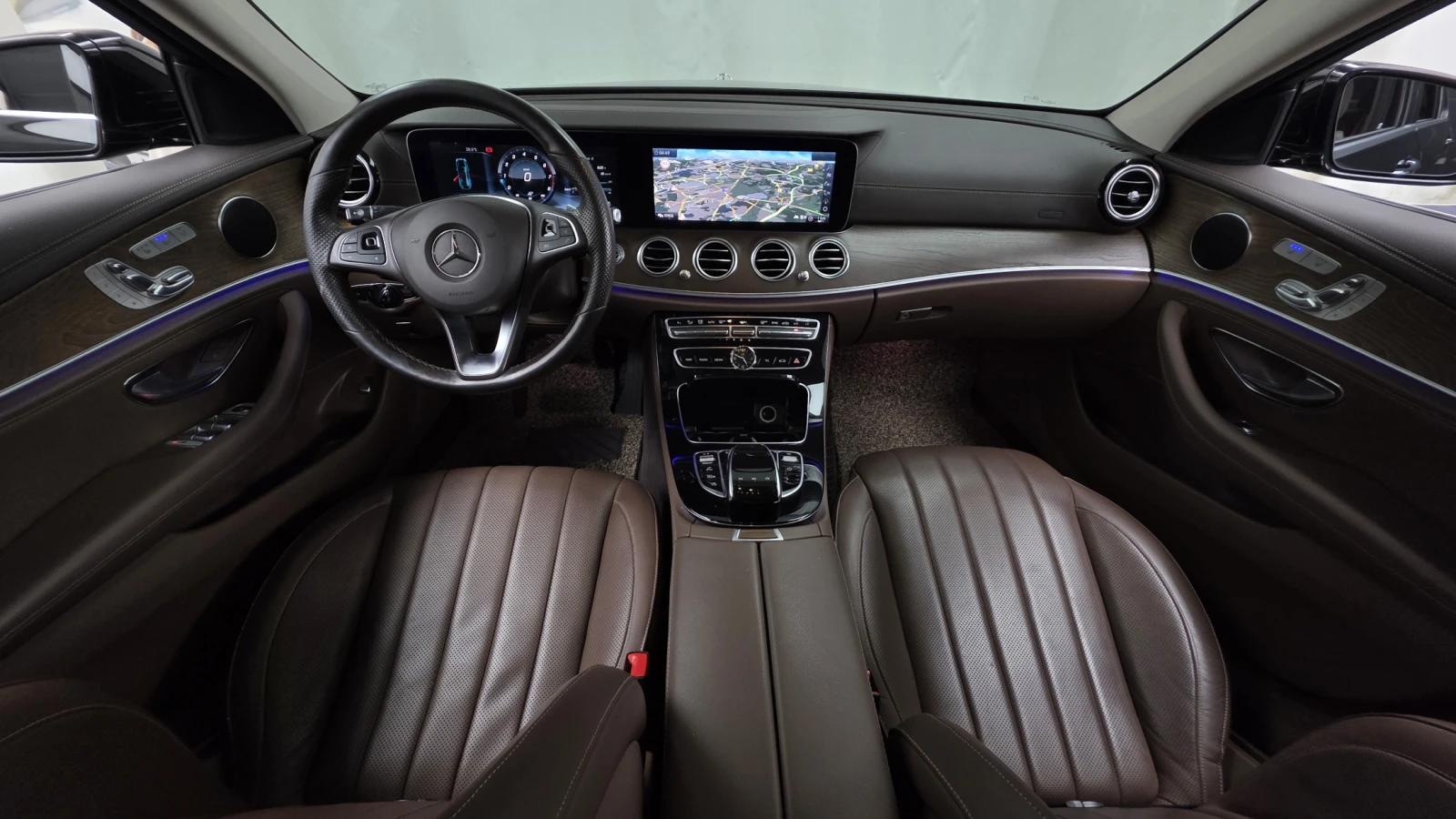 Mercedes-Benz E 300, снимка 6 - Автомобили и джипове - 55416977