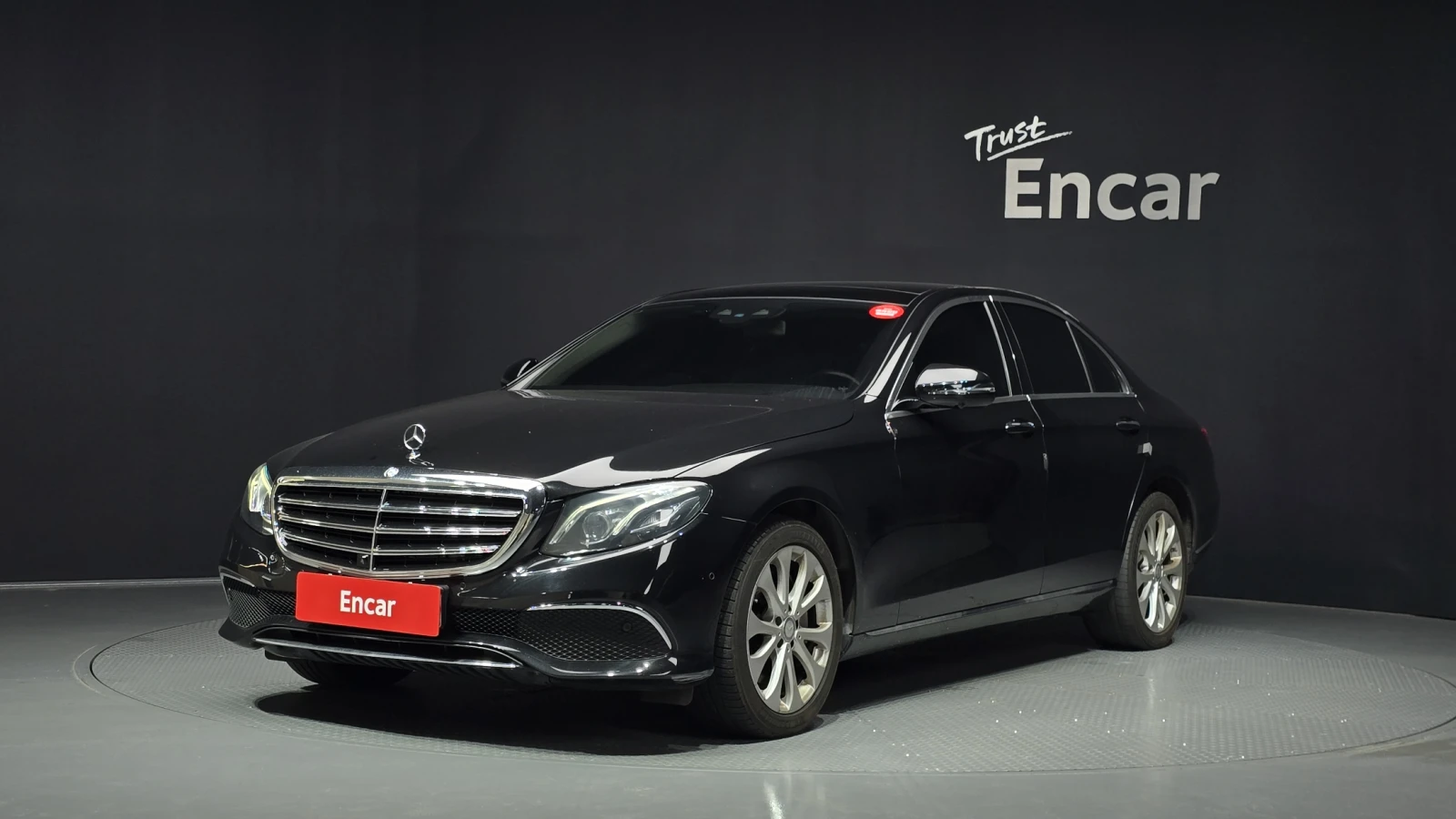 Mercedes-Benz E 300, снимка 2 - Автомобили и джипове - 55416977