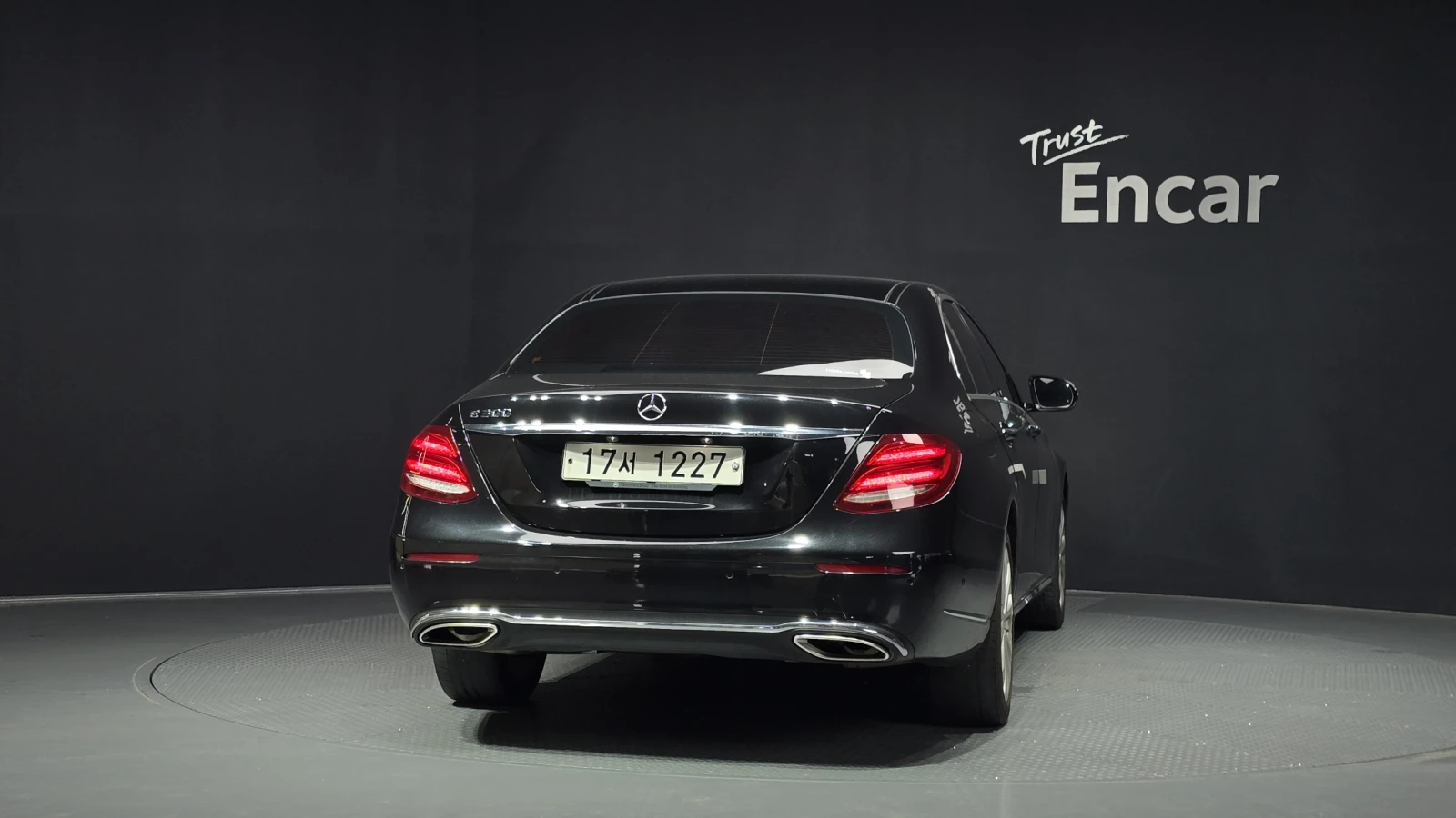 Mercedes-Benz E 300, снимка 4 - Автомобили и джипове - 55416977