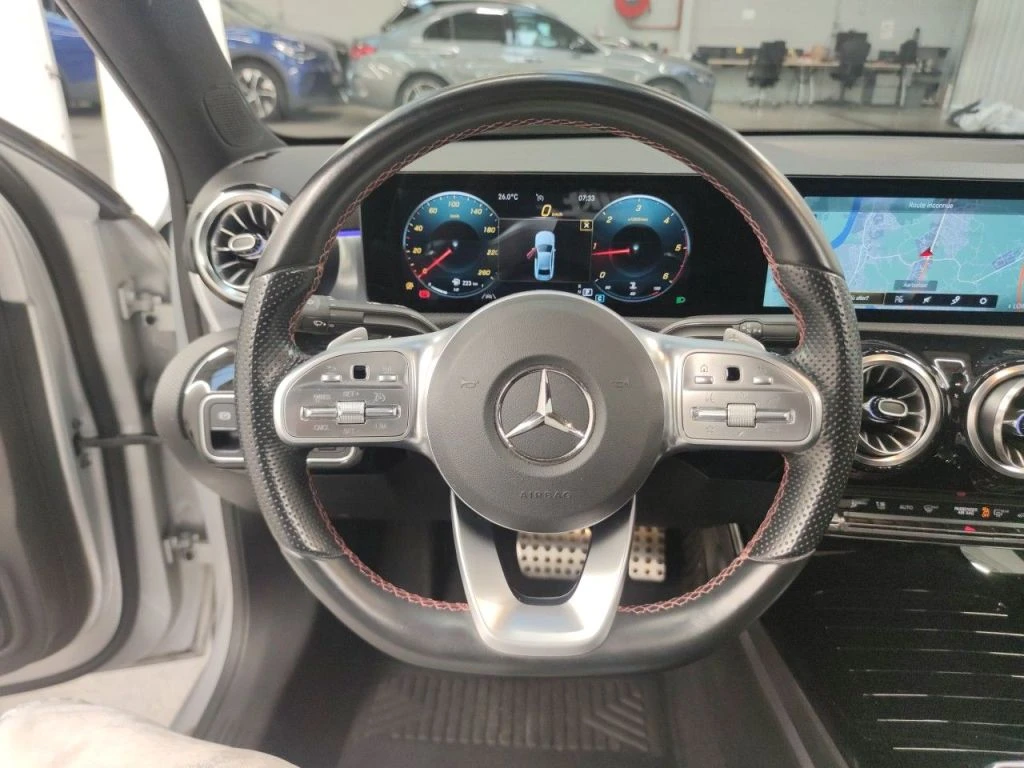 Mercedes-Benz A 200 Седан AMG Шибидах Night Pack Подгрев, снимка 7 - Автомобили и джипове - 55726038
