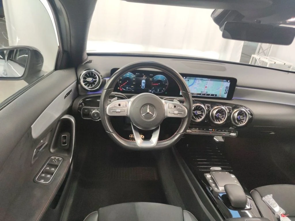 Mercedes-Benz A 200 Седан AMG Шибидах Night Pack Подгрев, снимка 6 - Автомобили и джипове - 55726038
