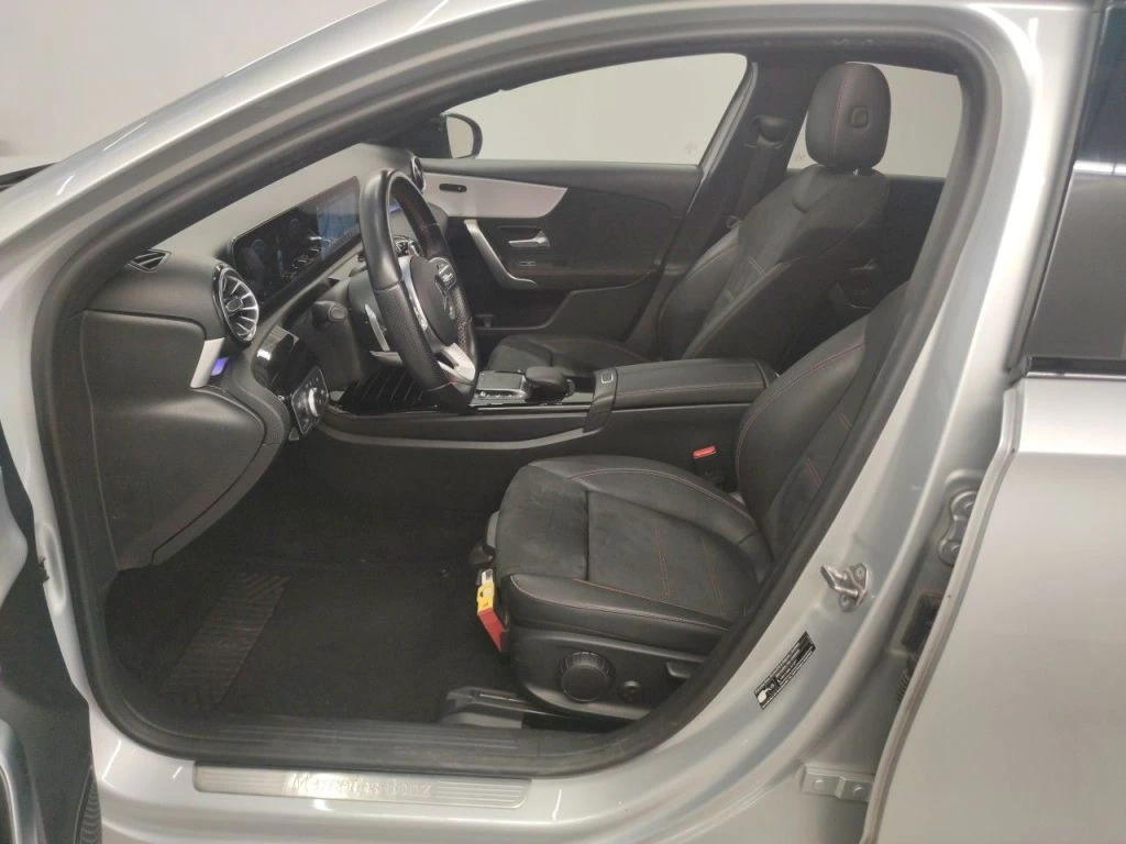 Mercedes-Benz A 200 Седан AMG Шибидах Night Pack Подгрев, снимка 8 - Автомобили и джипове - 55726038