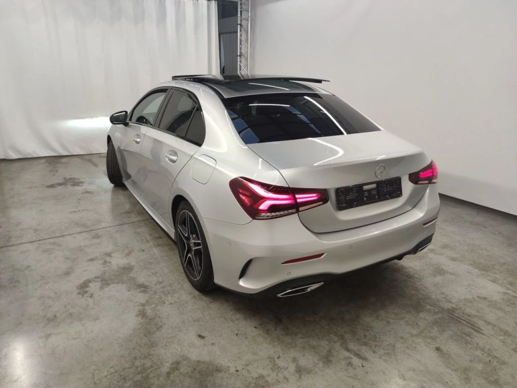 Mercedes-Benz A 200 Седан AMG Шибидах Night Pack Подгрев, снимка 4 - Автомобили и джипове - 55726038