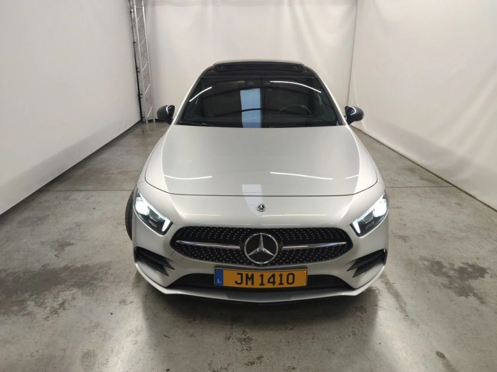 Mercedes-Benz A 200 Седан AMG Шибидах Night Pack Подгрев, снимка 5 - Автомобили и джипове - 55726038