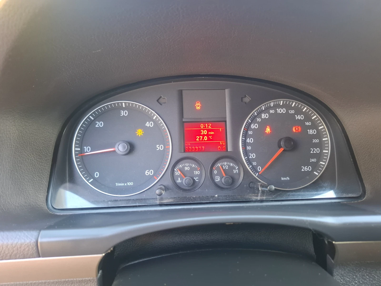 VW Touran 1.9tdi 105 коня 6+ 1, снимка 12 - Автомобили и джипове - 56087386