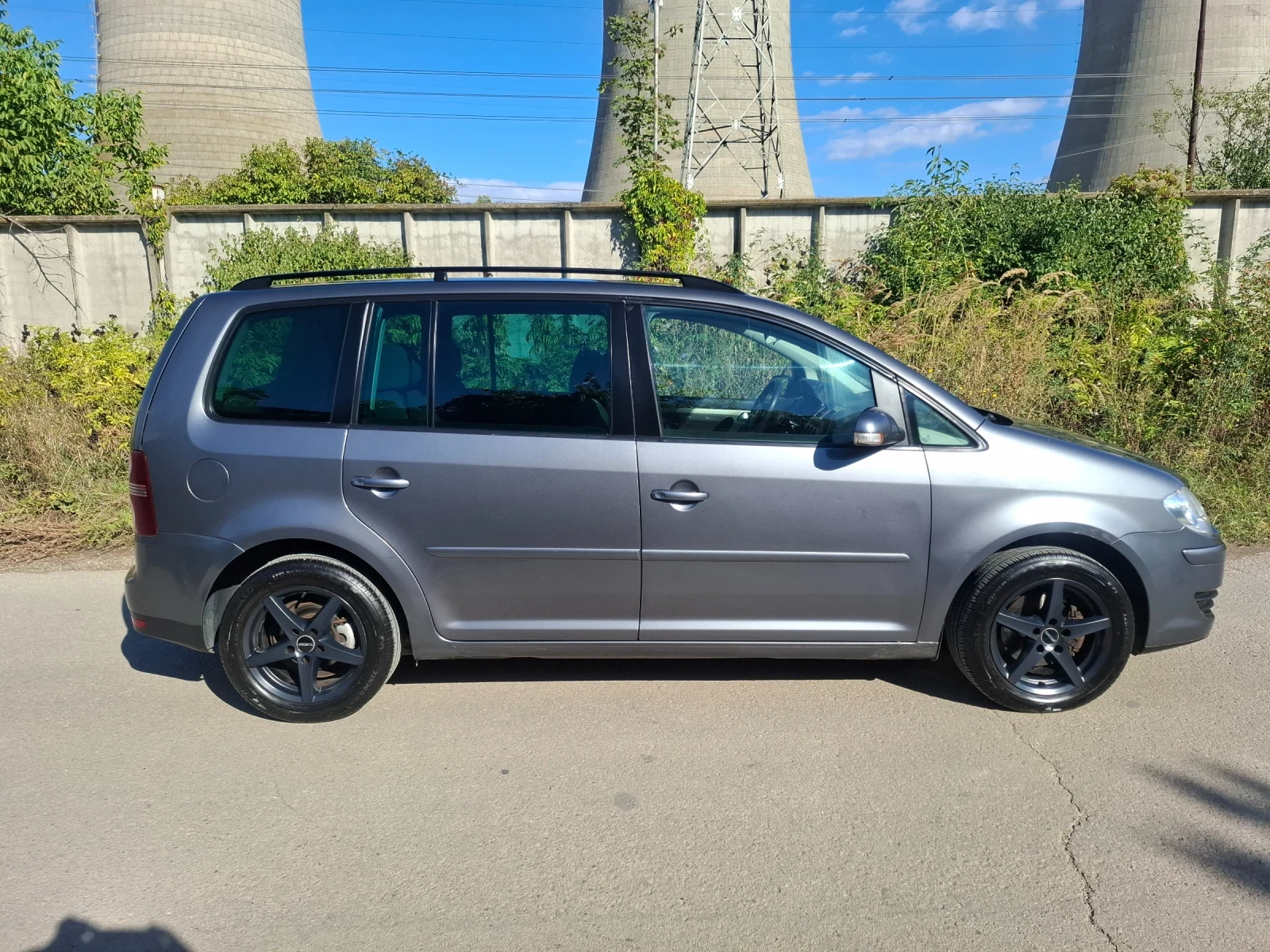 VW Touran 1.9tdi 105 коня 6+ 1, снимка 7 - Автомобили и джипове - 56087386
