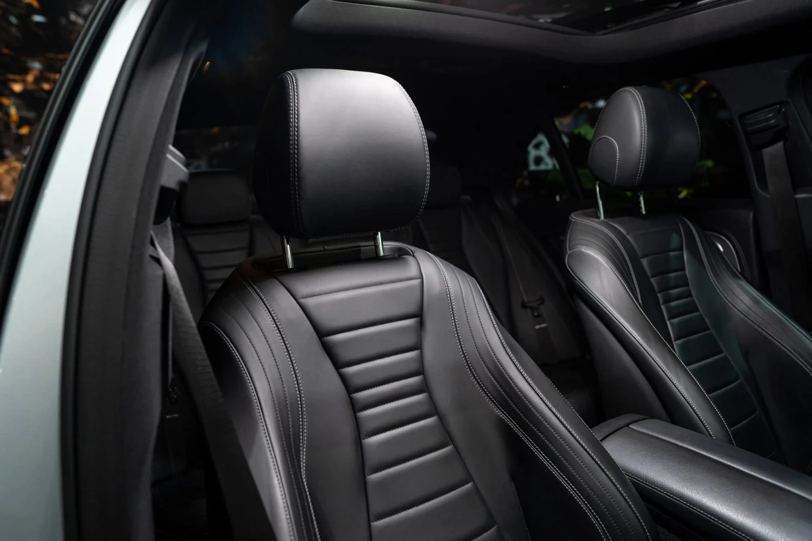 Mercedes-Benz E 300 e PLUG-IN HYBRID AMG LINE ПАНО BURM ЛИЗИНГ 100%, снимка 14 - Автомобили и джипове - 56262158