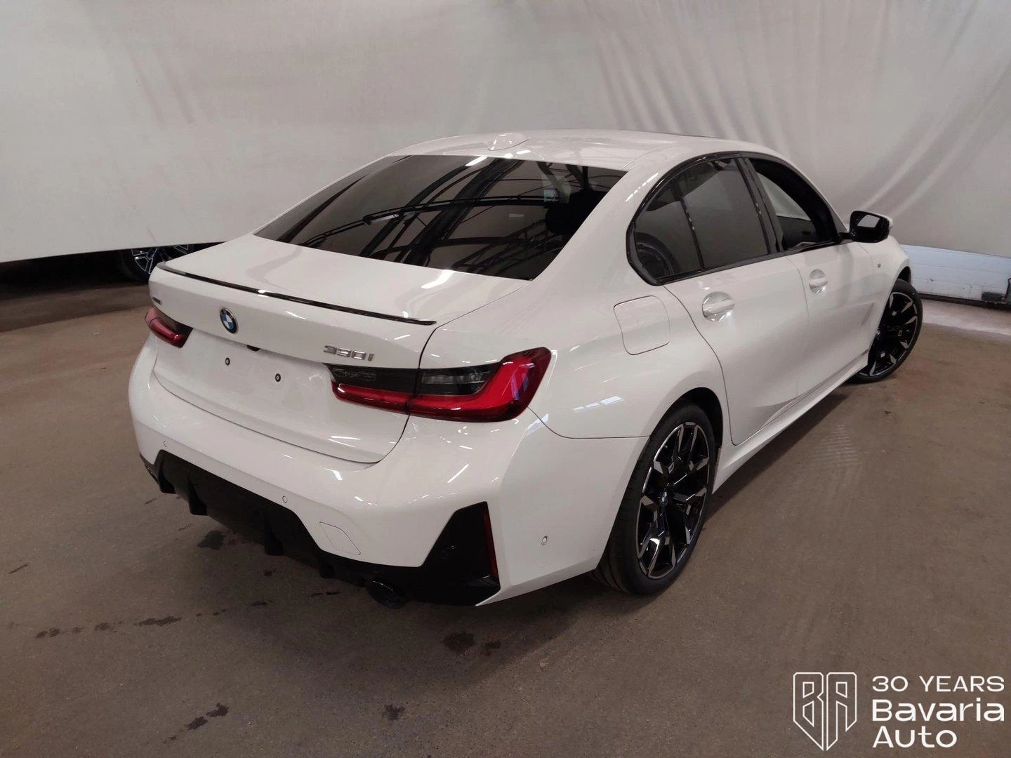BMW 330 i xDrive Sportautomatic, снимка 3 - Автомобили и джипове - 56541427