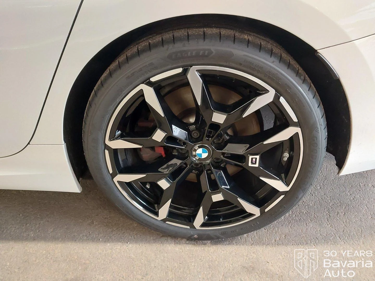 BMW 330 i xDrive Sportautomatic, снимка 11 - Автомобили и джипове - 56541427