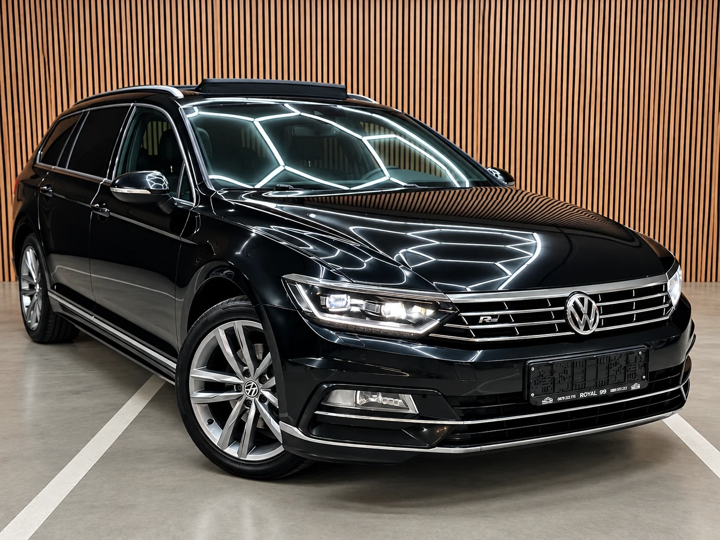 VW Passat 2.0 TDI 190 :: R LINE:DIGITAL::MASSAGE::DISTRONIK: