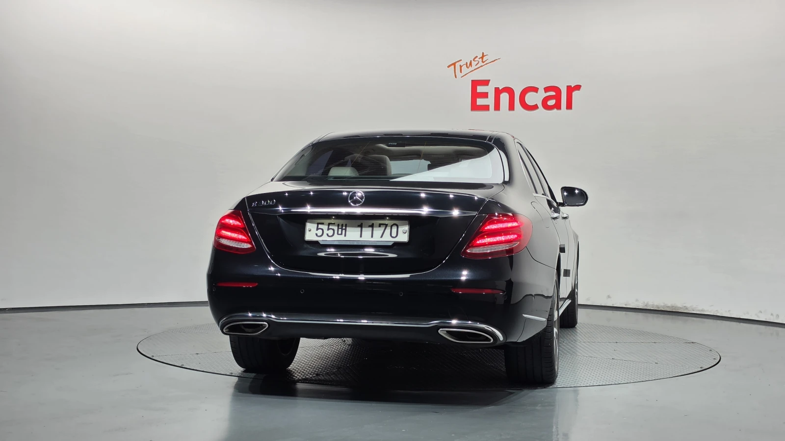 Mercedes-Benz E 300, снимка 4 - Автомобили и джипове - 56646725