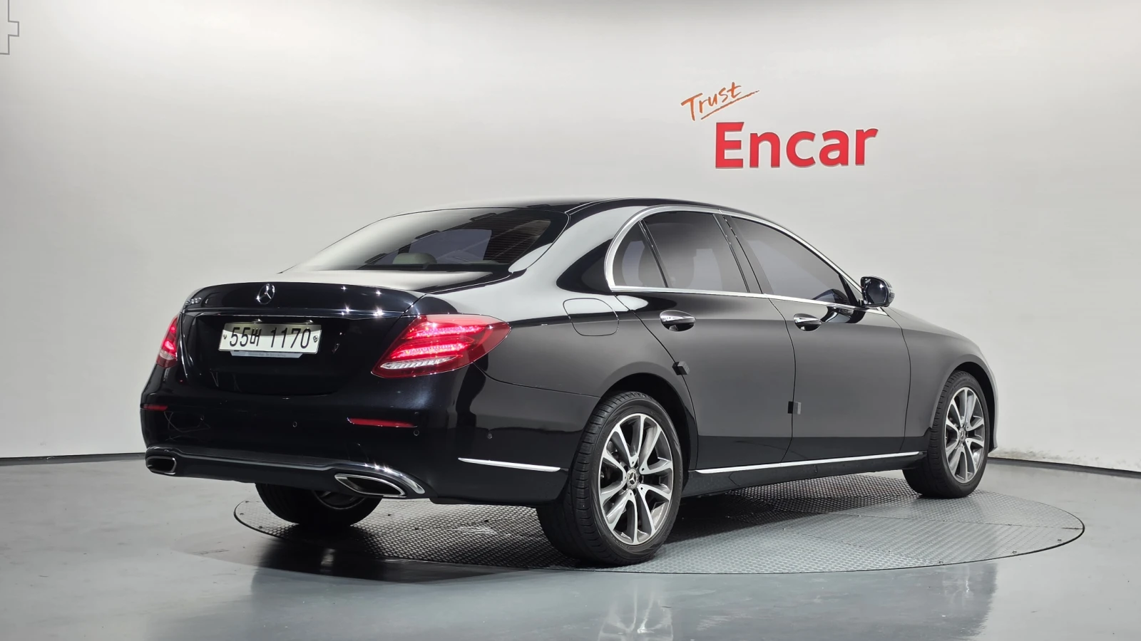 Mercedes-Benz E 300, снимка 2 - Автомобили и джипове - 56646725