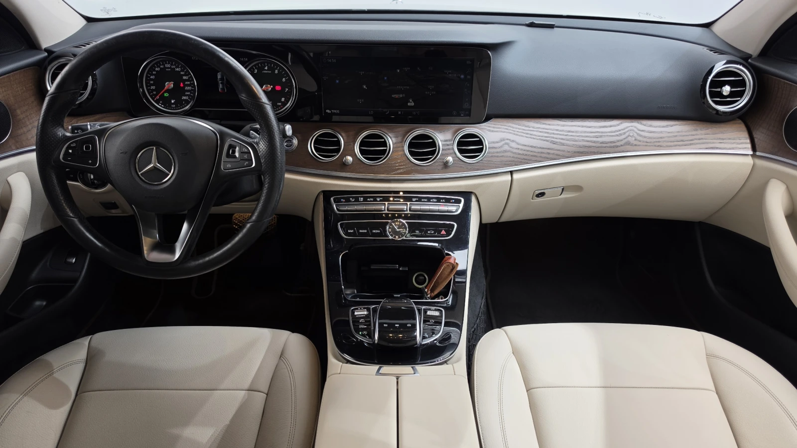 Mercedes-Benz E 300, снимка 7 - Автомобили и джипове - 56646725