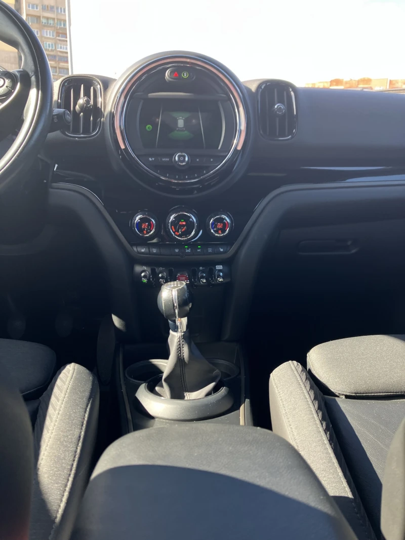 Mini Countryman ONE, снимка 15 - Автомобили и джипове - 47844934