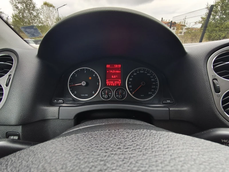 VW Tiguan, снимка 5 - Автомобили и джипове - 52622323