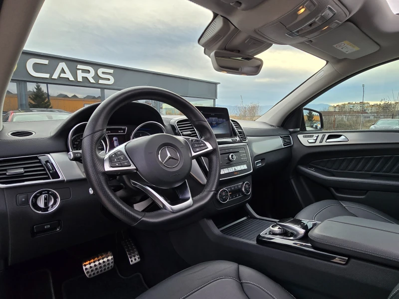Mercedes-Benz GLE 350 * AMG 6.3 * PANO* Harman Kardon* 360* , снимка 9 - Автомобили и джипове - 53279791