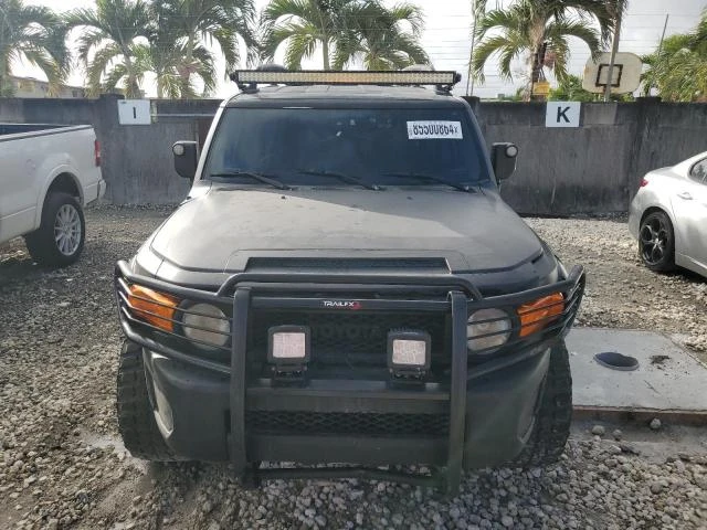 Toyota Fj cruiser КРАЙНА ЦЕНА ДО БЪЛГАРИЯ!!!, снимка 2 - Автомобили и джипове - 48463850