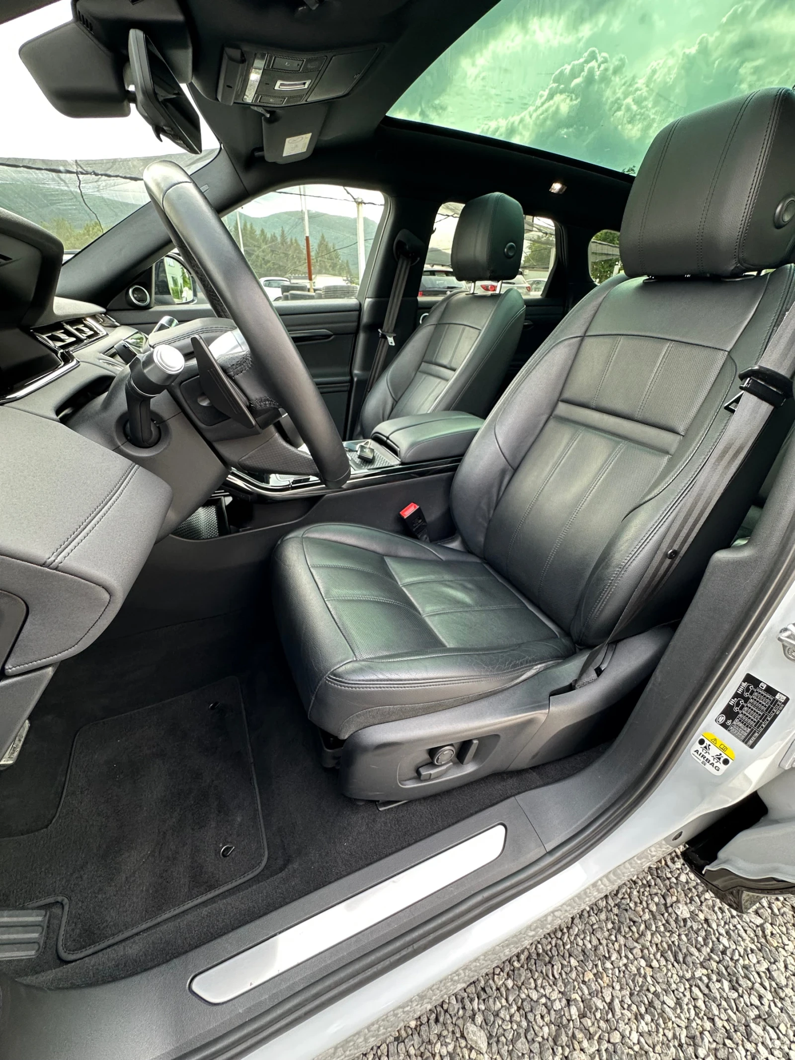 Land Rover Range Rover Evoque P200 R-Dynamic Всички Екстри Швейцария - изображение 10