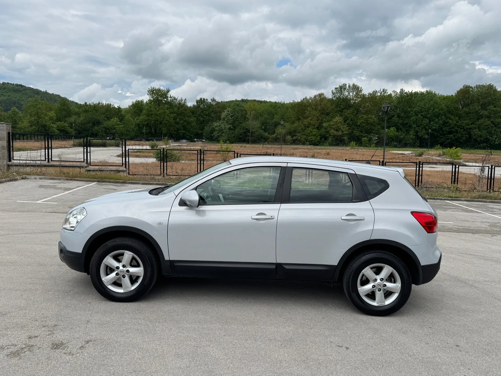 Nissan Qashqai 1.6i 114 k.c. * Bluetooth * Климатроник , снимка 2 - Автомобили и джипове - 54510420