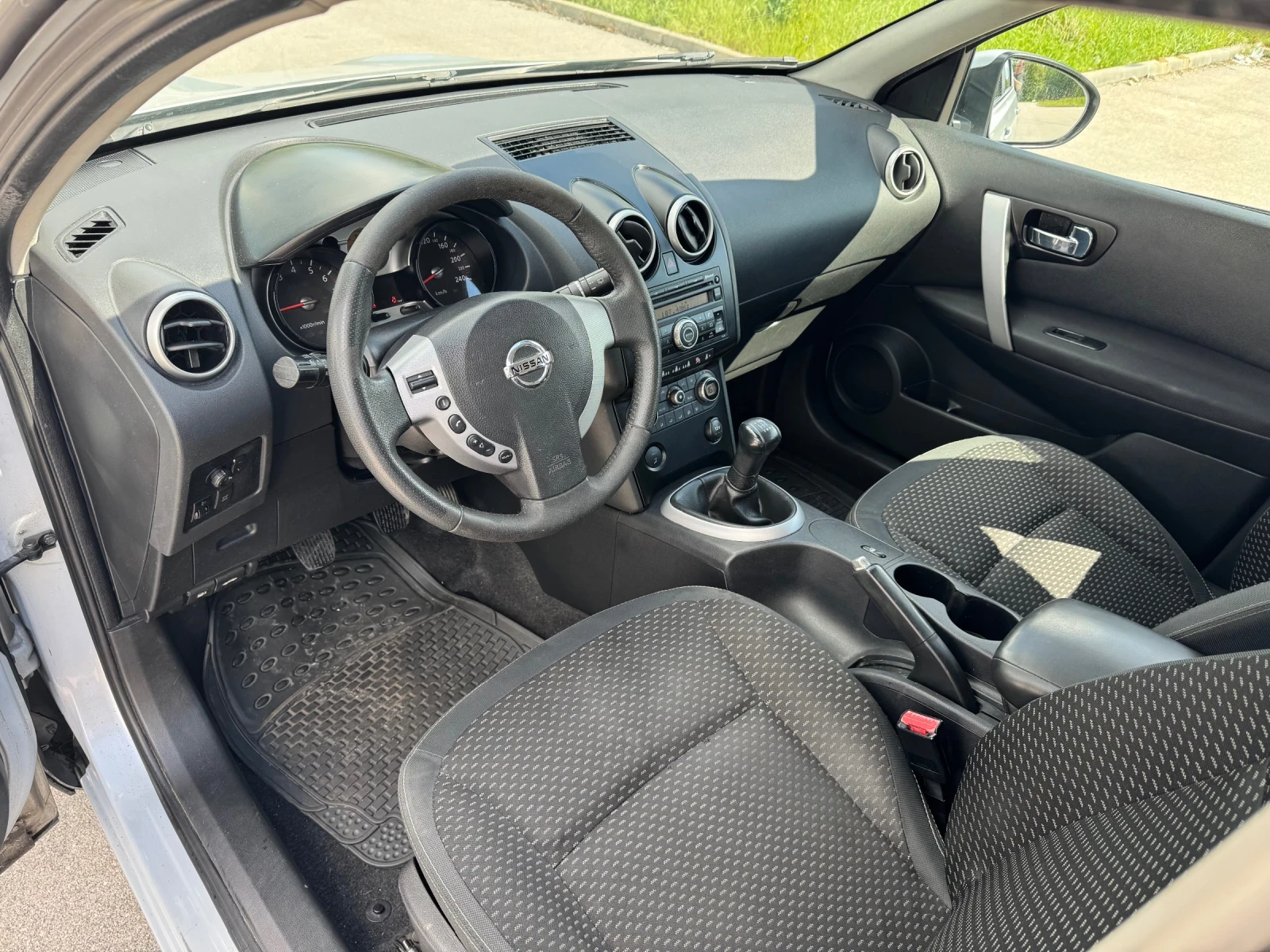 Nissan Qashqai 1.6i 114 k.c. * Bluetooth * Климатроник , снимка 9 - Автомобили и джипове - 54510420