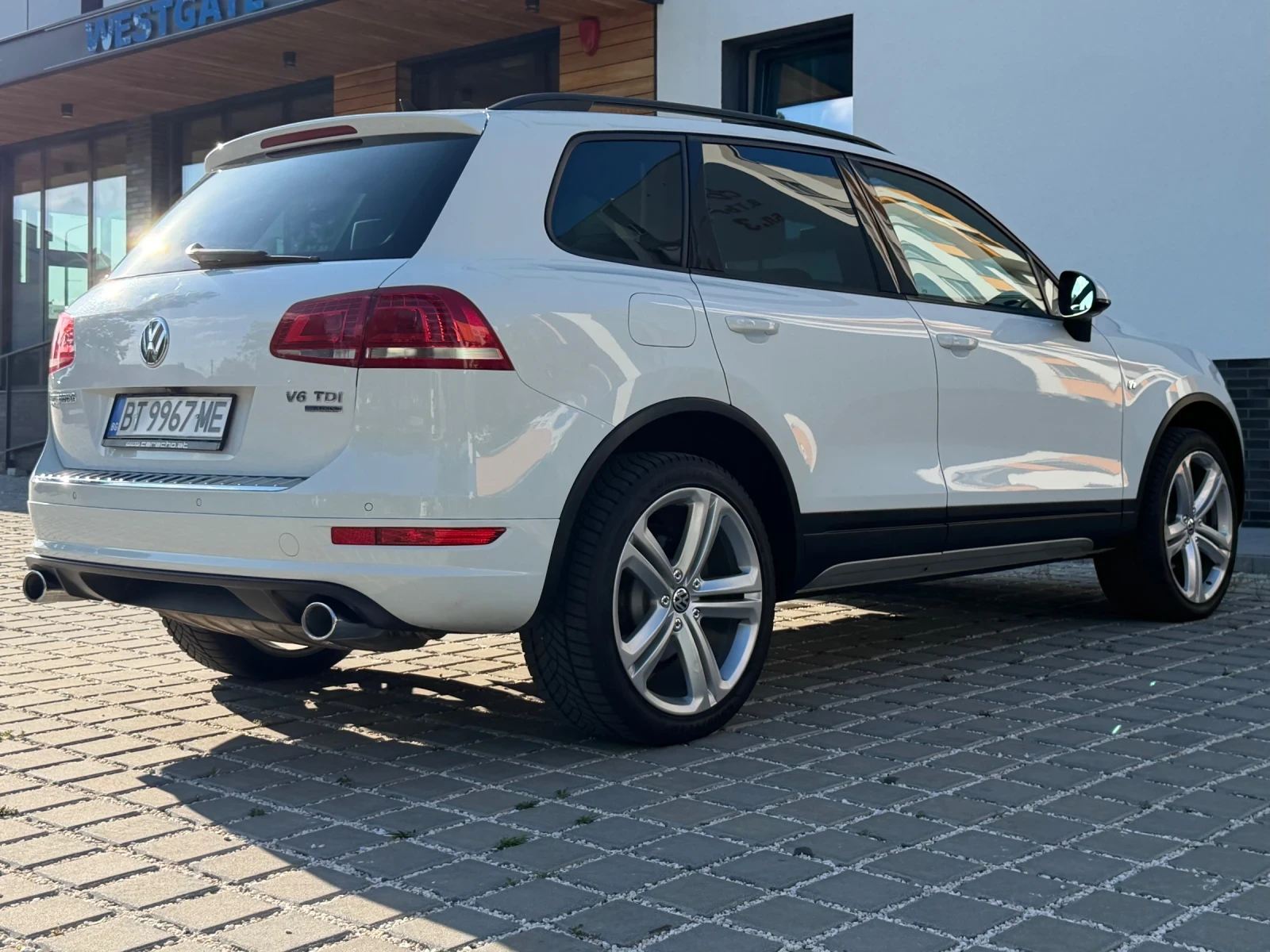 VW Touareg 3.0TDI Exclusive/R Line/ACT.SOUND/TwoTone/360/FULL, снимка 4 - Автомобили и джипове - 54849241