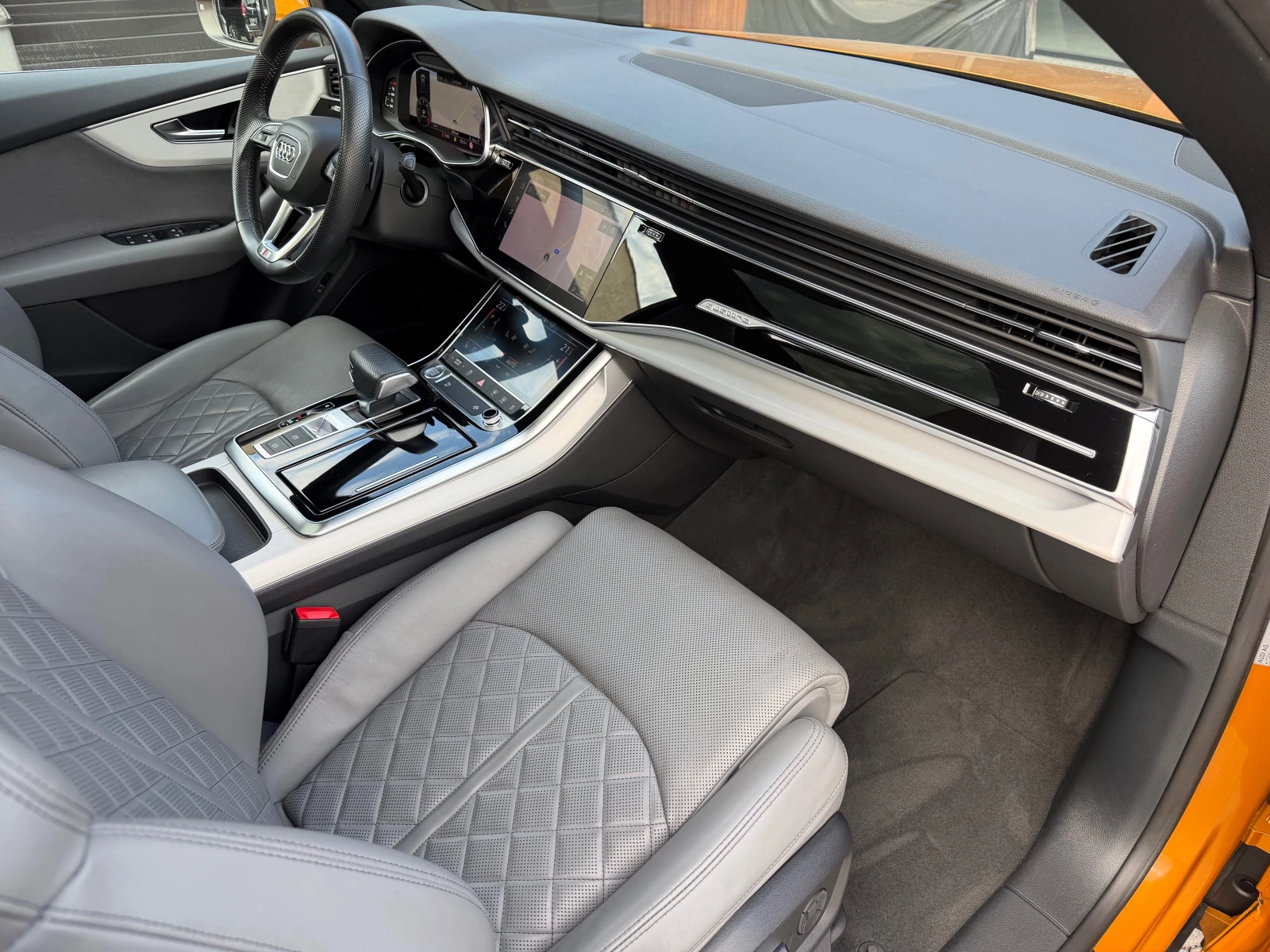 Audi Q8 S-line * SoftClose* OBDUH* PANO* B&O* DISTR* KeyLe, снимка 11 - Автомобили и джипове - 55435060