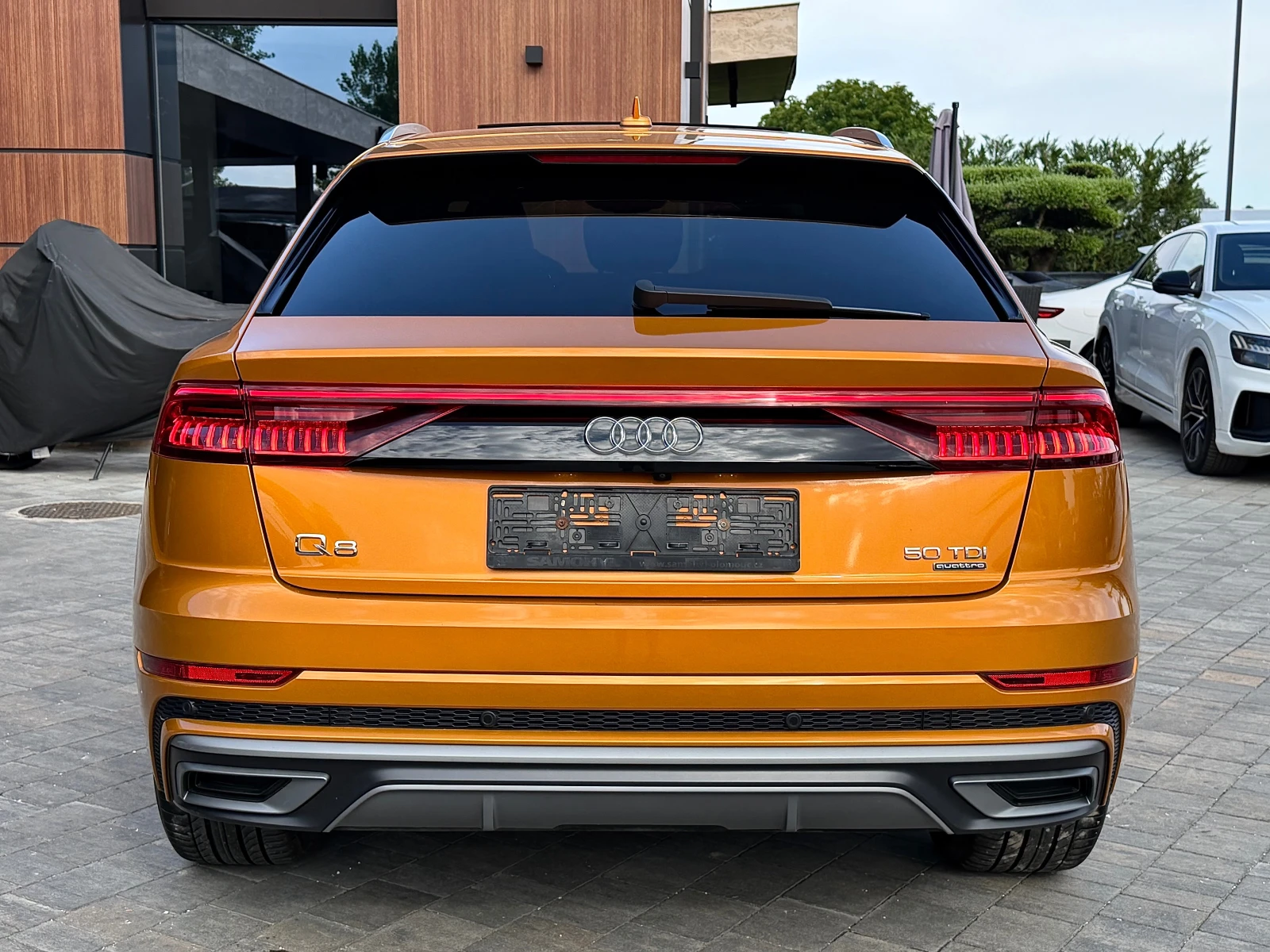 Audi Q8 S-line * SoftClose* OBDUH* PANO* B&O* DISTR* KeyLe, снимка 6 - Автомобили и джипове - 55435060