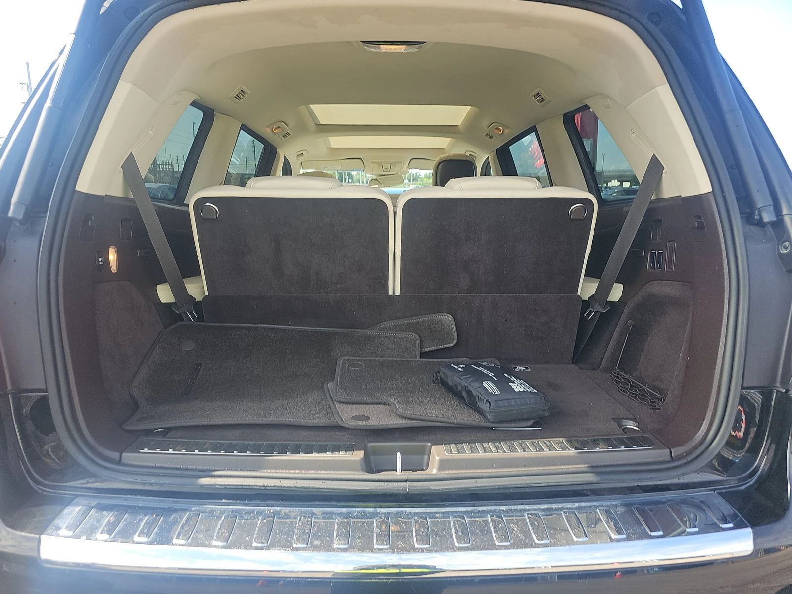 Mercedes-Benz GLS 500 4MATIC* FULL* DESIGNO* FIKSIRANA CENA*    , снимка 14 - Автомобили и джипове - 55825956