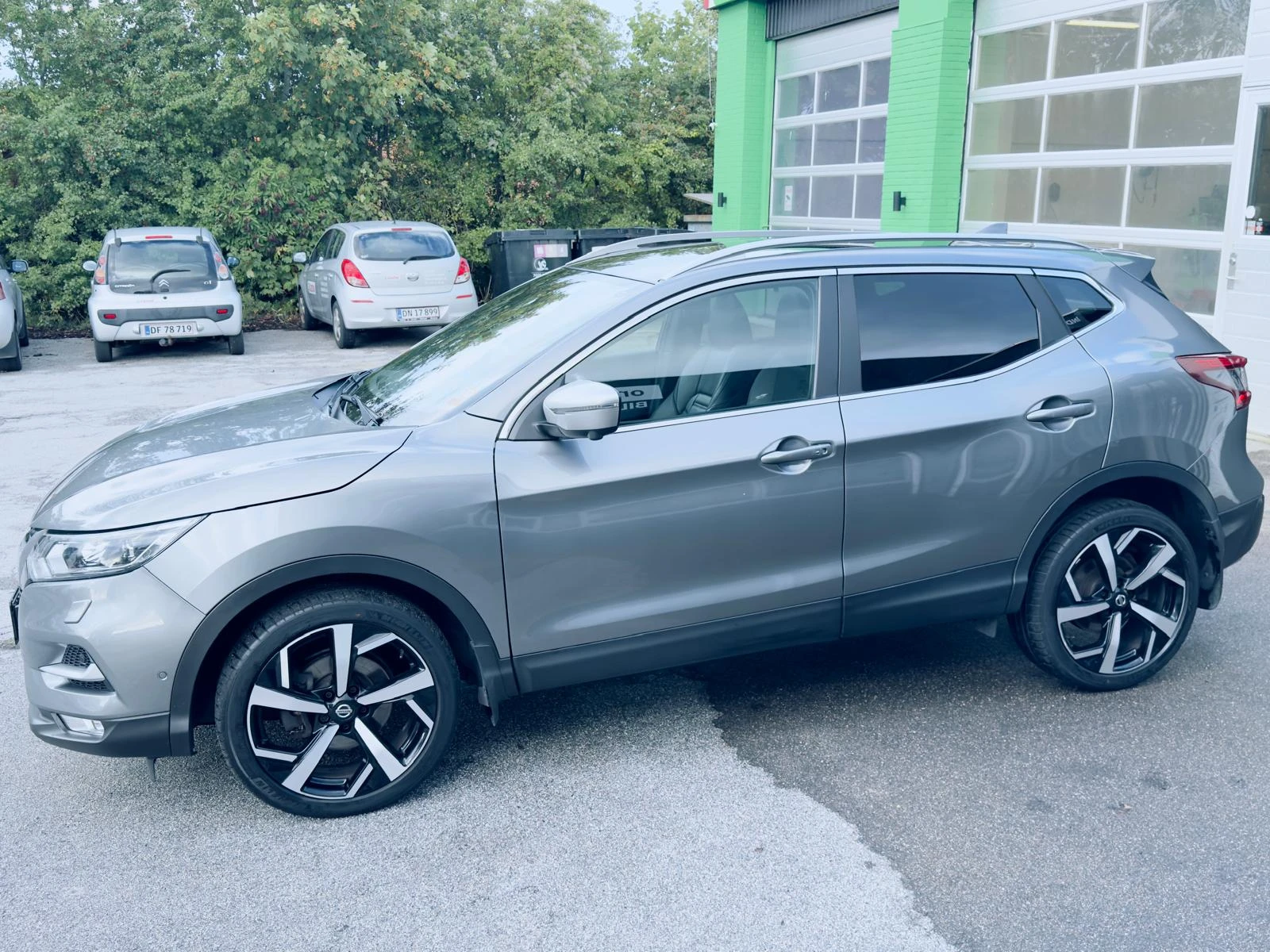 Nissan Qashqai 1, 2 Dig-T 115 Tekna+ X-tr. 5d Panorama, BOSE, снимка 3 - Автомобили и джипове - 55944799
