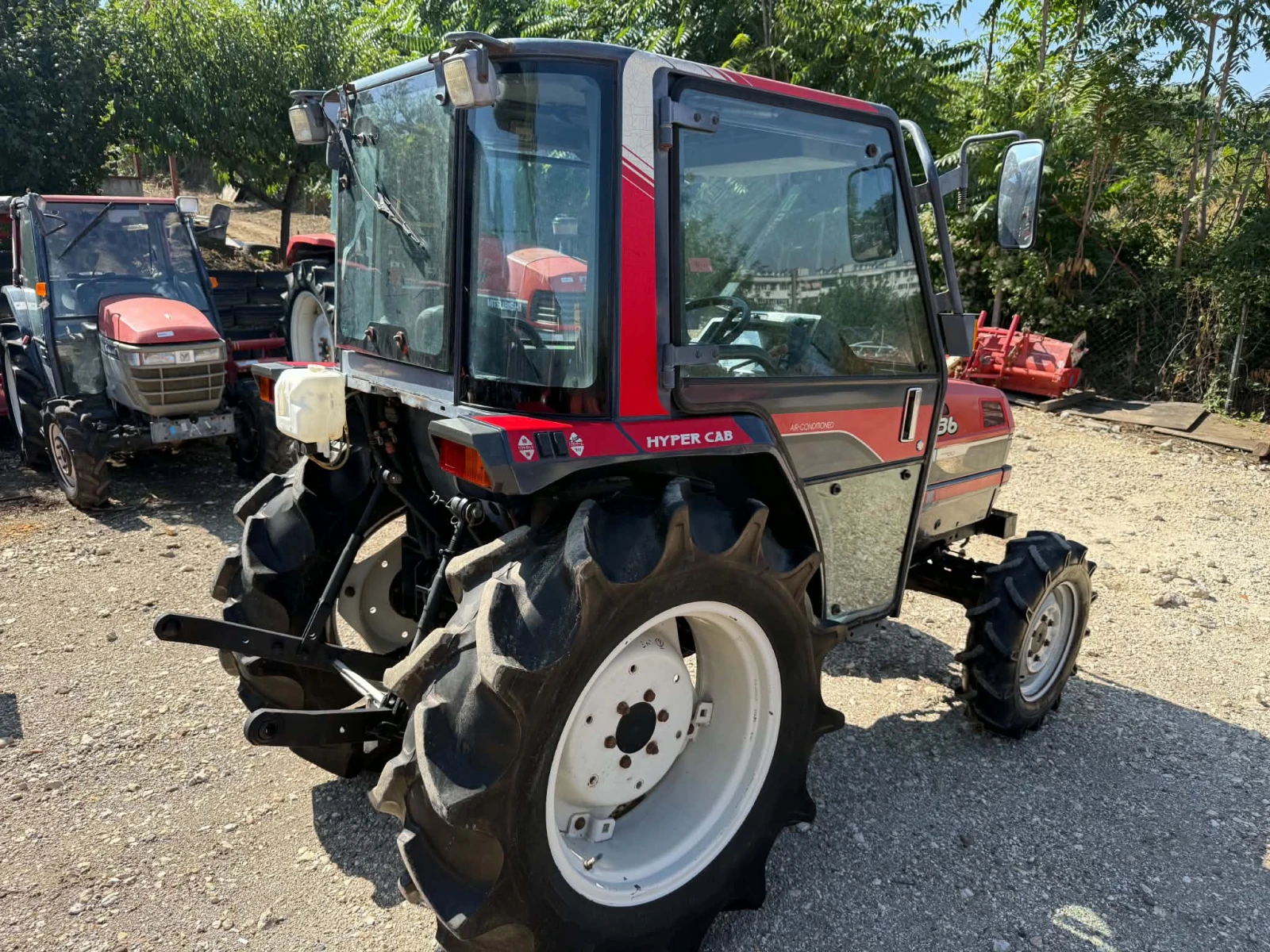 Трактор Mitsubishi MT336, снимка 2 - Селскостопанска техника - 56086637