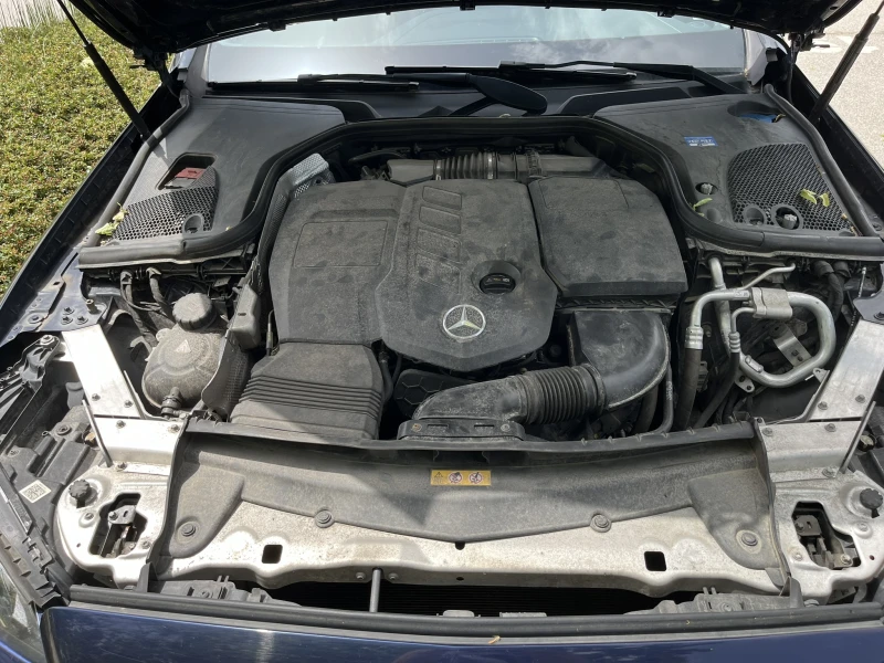 Mercedes-Benz E 220, снимка 15 - Автомобили и джипове - 47534263