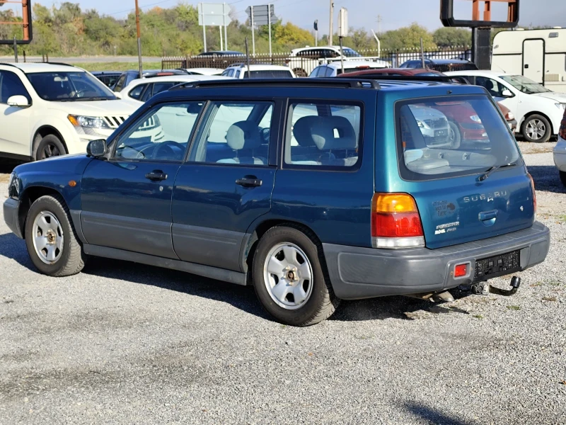 Subaru Forester 2.0i KЛИМА, снимка 4 - Автомобили и джипове - 48445878