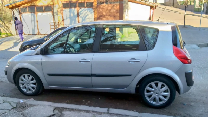 Renault Scenic, снимка 2 - Автомобили и джипове - 48370841