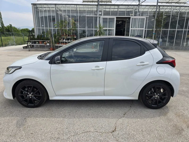 Toyota Yaris 1.5 HYBRID GERMANY 4000 KM, снимка 4 - Автомобили и джипове - 50633590