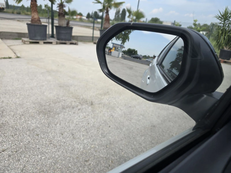 Toyota Yaris 1.5 HYBRID GERMANY 4000 KM, снимка 14 - Автомобили и джипове - 50633590