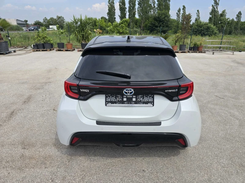 Toyota Yaris 1.5 HYBRID GERMANY 4000 KM, снимка 6 - Автомобили и джипове - 50633590