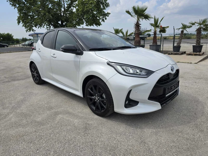 Toyota Yaris 1.5 HYBRID GERMANY 4000 KM