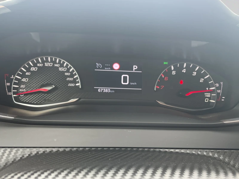 Peugeot 2008 Active pack 1.2 130 hp EAT8, снимка 11 - Автомобили и джипове - 52413237