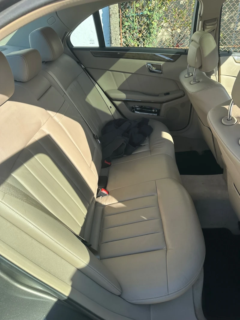 Mercedes-Benz E 250, снимка 11 - Автомобили и джипове - 52431869
