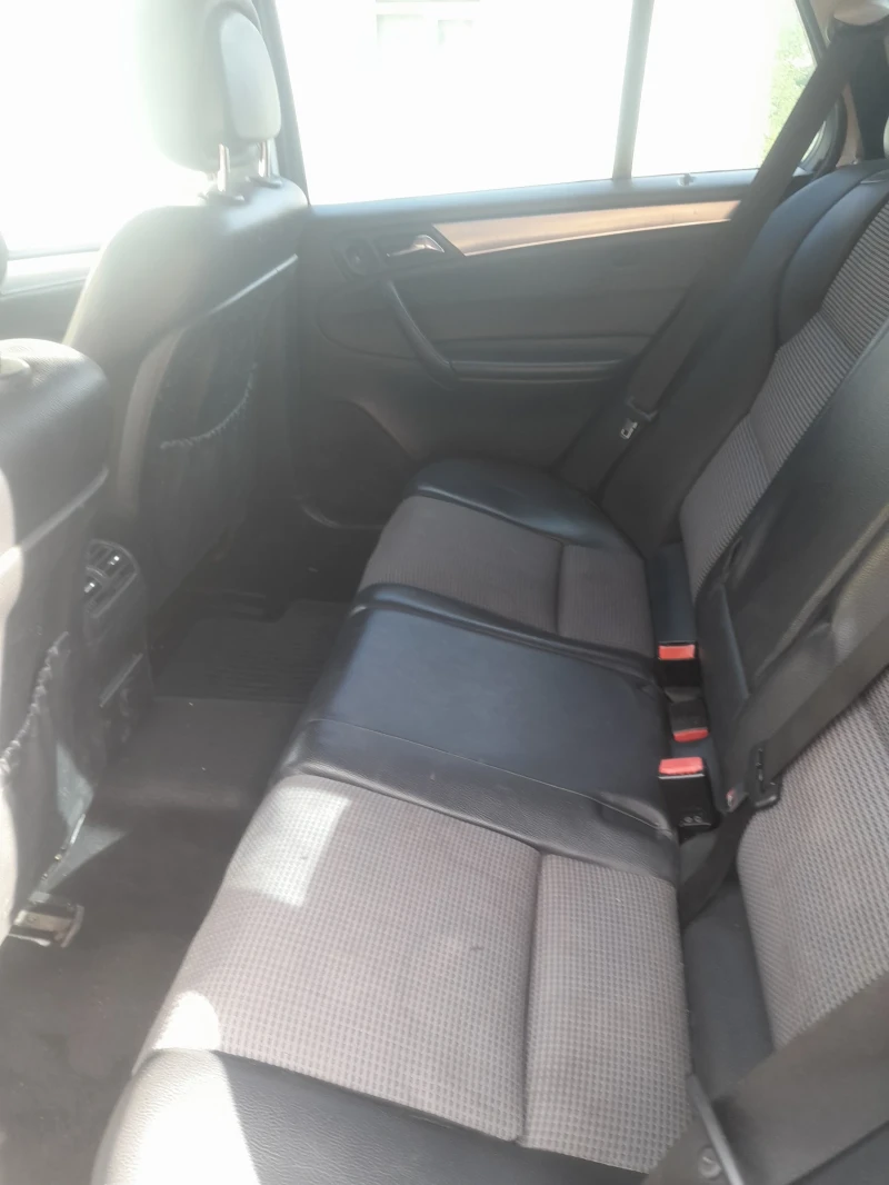 Mercedes-Benz C 320, снимка 2 - Автомобили и джипове - 53219360