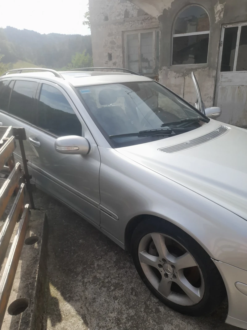 Mercedes-Benz C 320, снимка 5 - Автомобили и джипове - 53219360