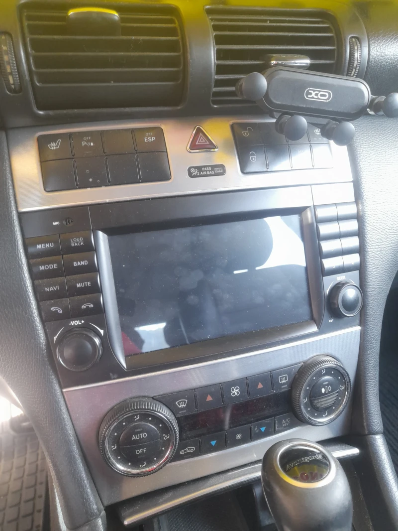 Mercedes-Benz C 320, снимка 11 - Автомобили и джипове - 53219360