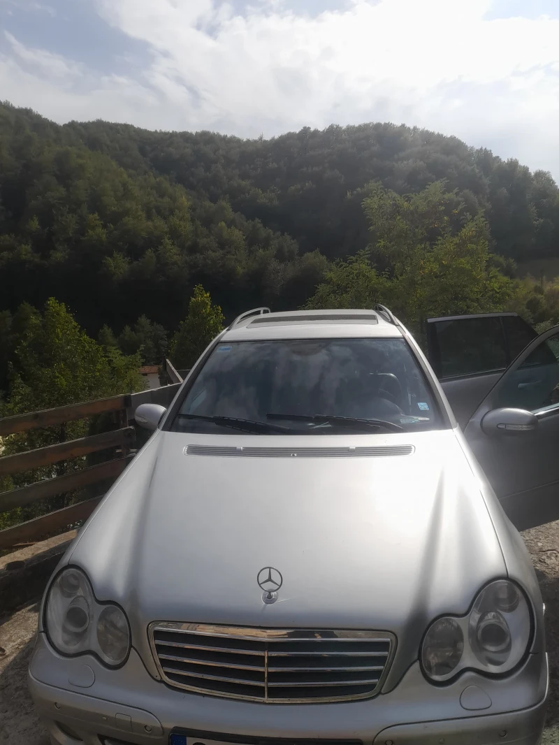 Mercedes-Benz C 320, снимка 4 - Автомобили и джипове - 53219360