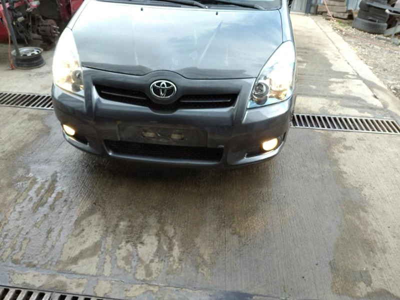 Toyota Corolla verso 2.2DCAT, снимка 15 - Автомобили и джипове - 48529248